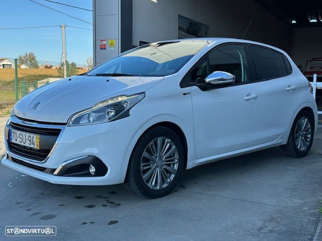 Peugeot 208 1.2 PureTech Style - 1