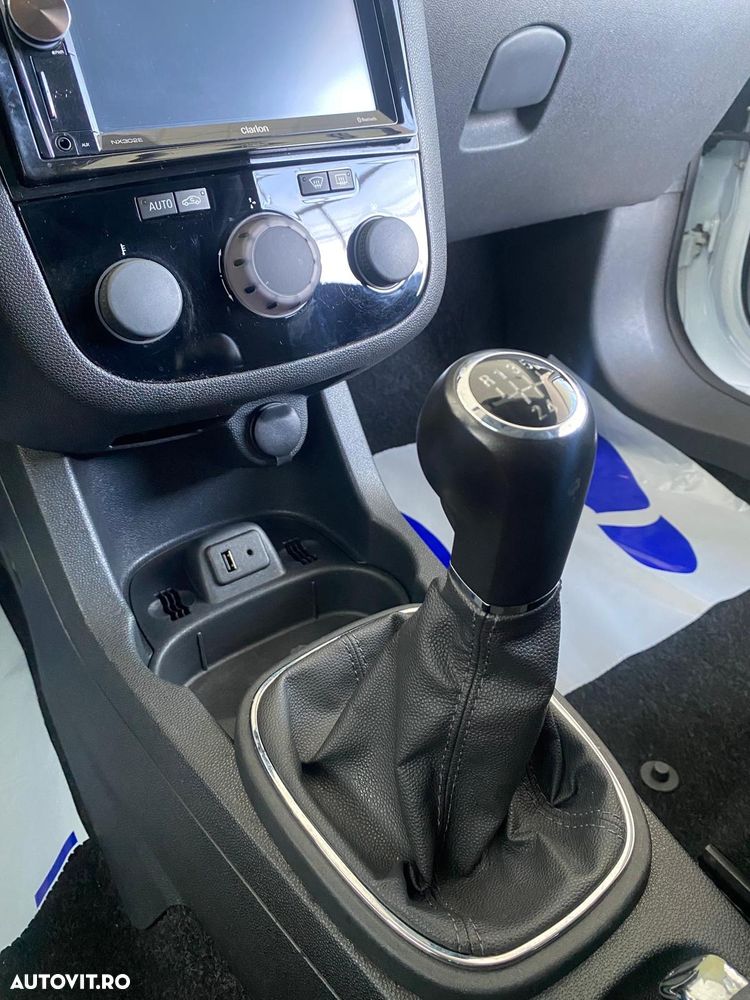 Opel Corsa 1.2 Essentia - 24