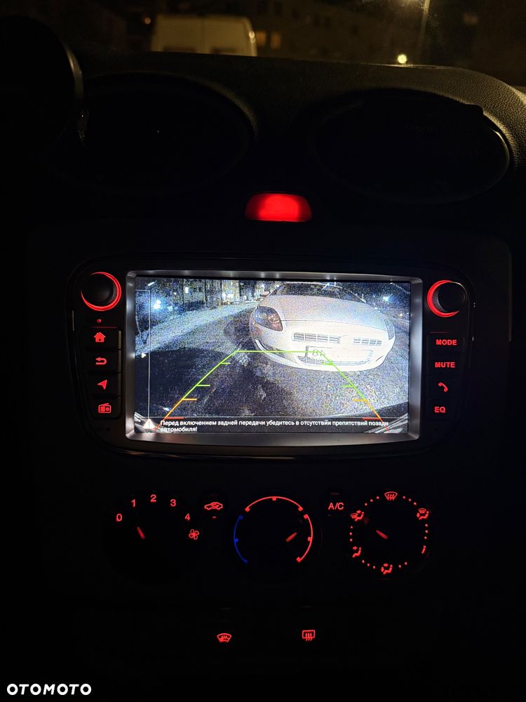 Ford Focus 2.0 Ghia - 12