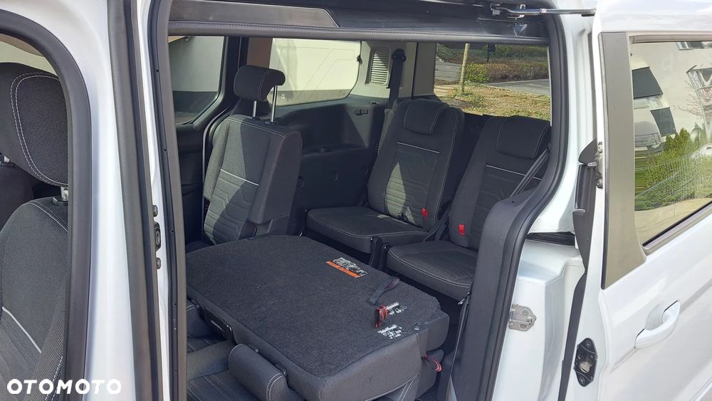 Ford Tourneo Connect Grand - 11