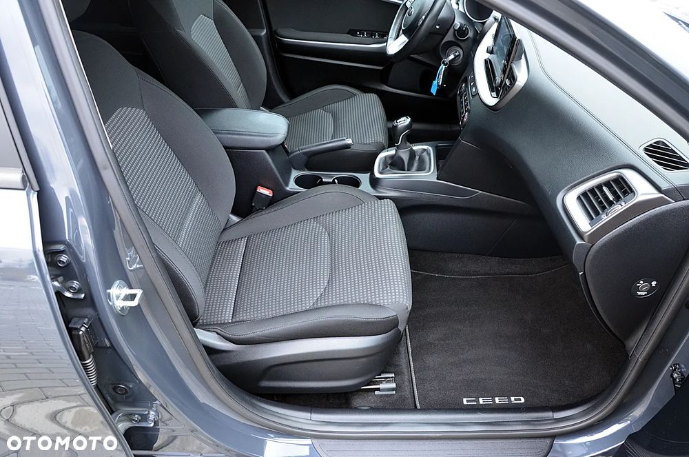 Kia Ceed - 23
