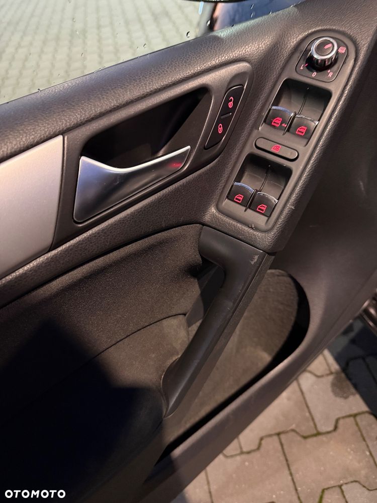 Volkswagen Golf - 11