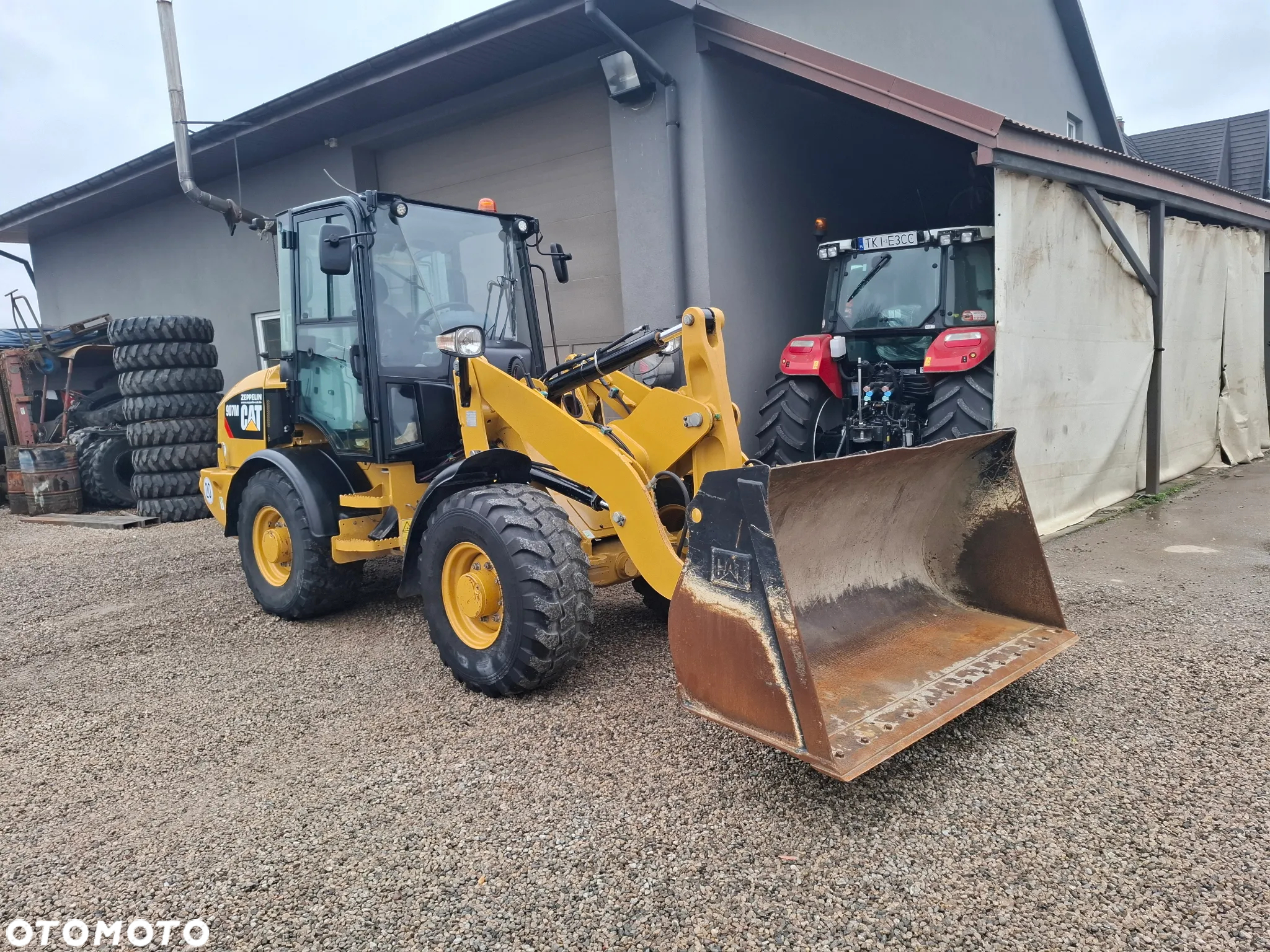 Caterpillar CAT 907 M - 9