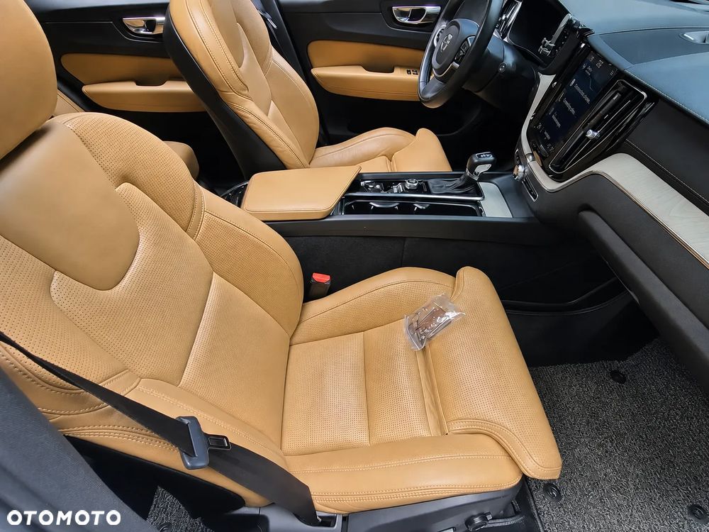 Volvo XC 60 D5 AWD Geartronic Inscription - 11