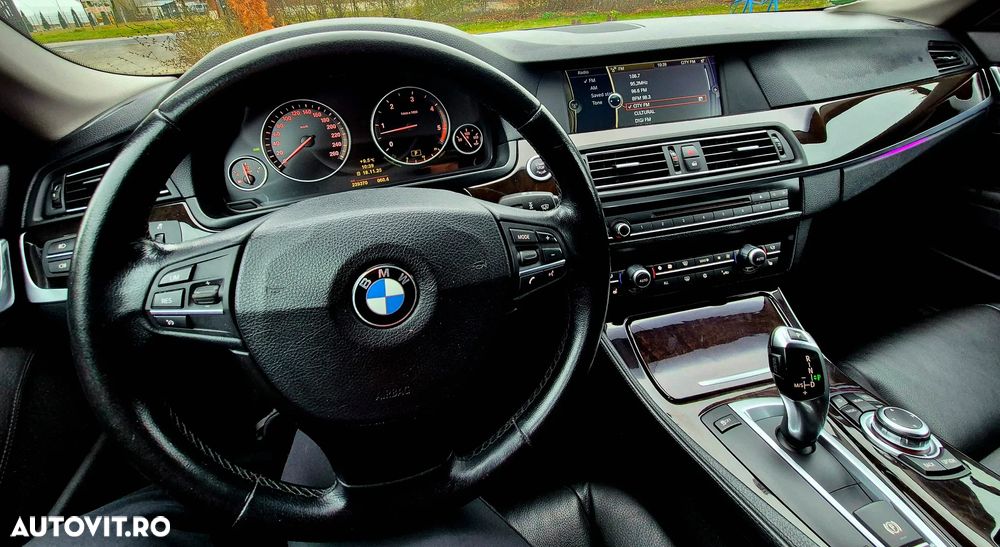 BMW Seria 5 525d Aut. - 8