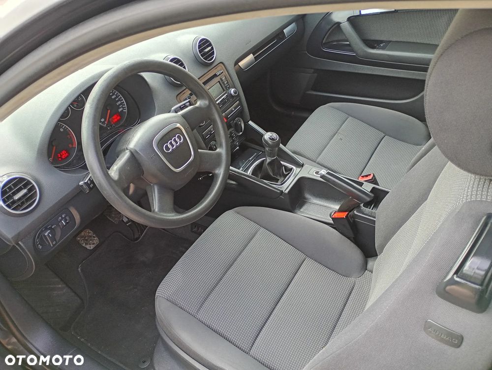 Audi A3 3-drzwiowe 1.6 Ambition - 7