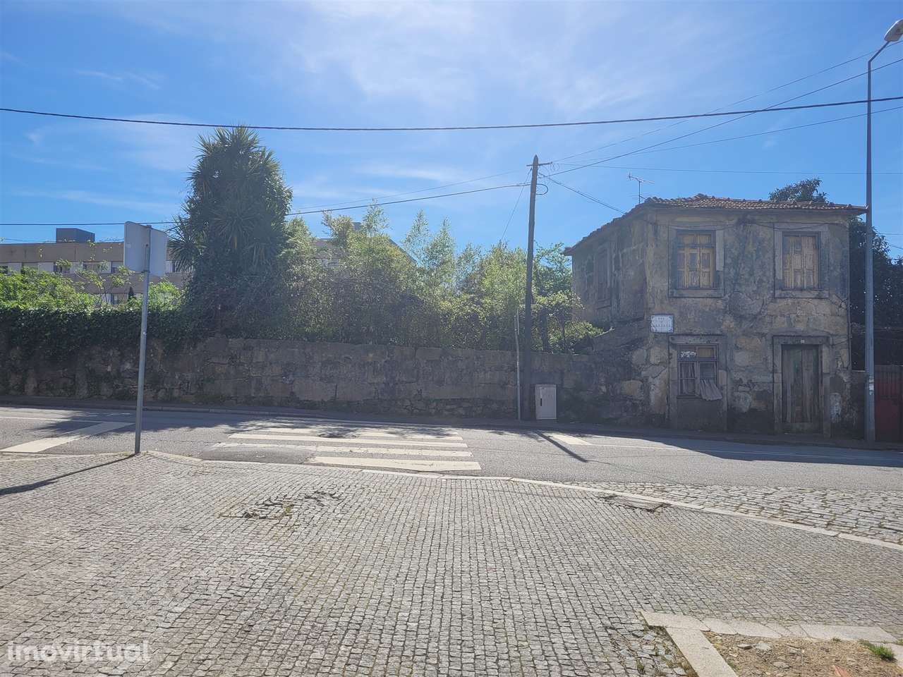 Terreno de 2.259 m2 com Moradia T3 para demolição em Leça do Balio! Ma - Grande imagem: 3/11