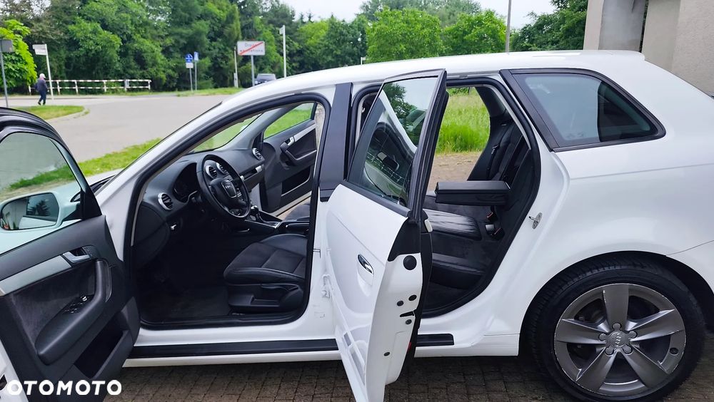 Audi A3 Sportback 2.0 TDI DPF S tronic S line Sportpaket (plus) - 15