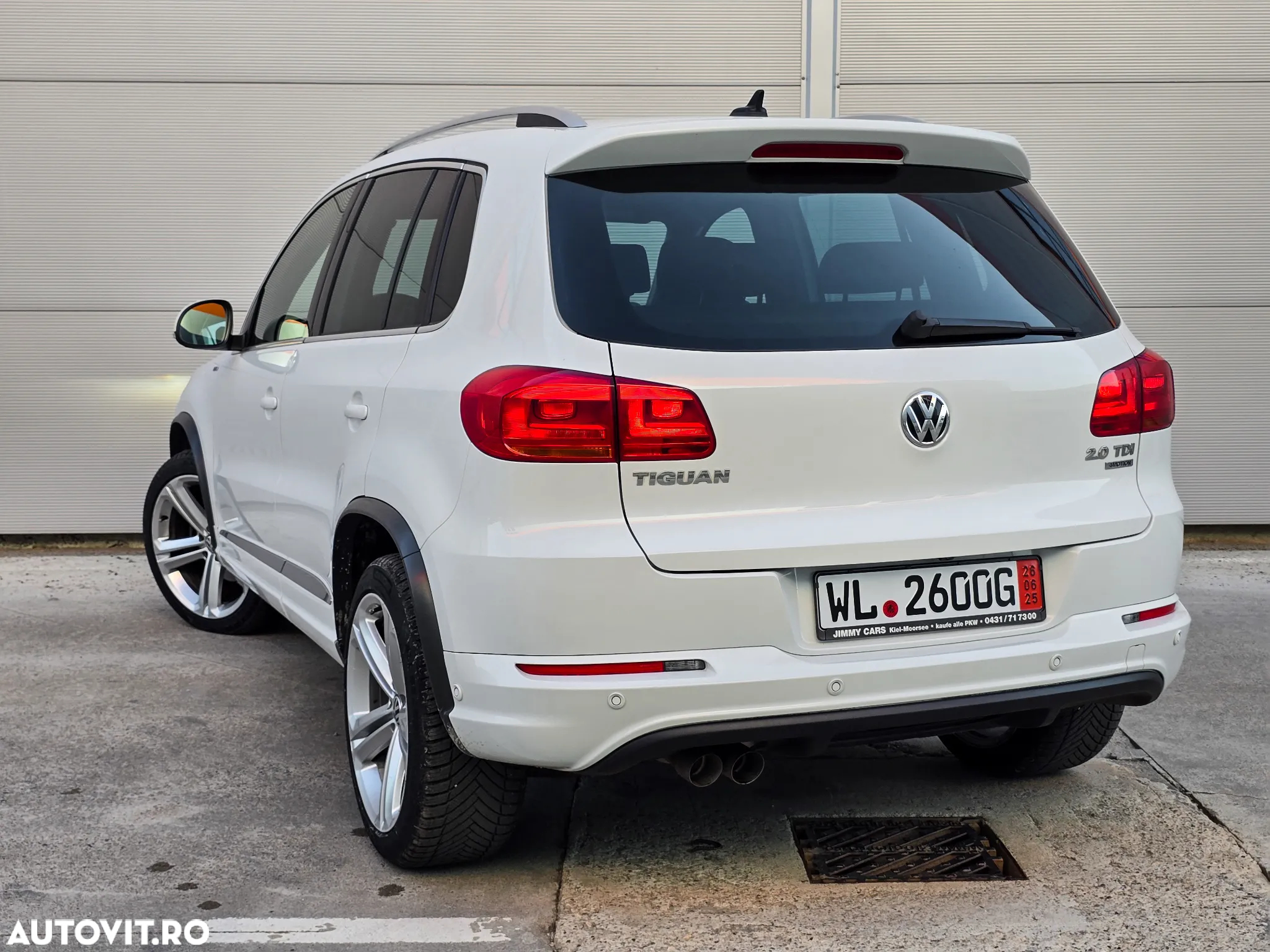 Volkswagen Tiguan 2.0 TDI SCR 4MOTION BlueMotion Technology Lounge Sport & Style - 4