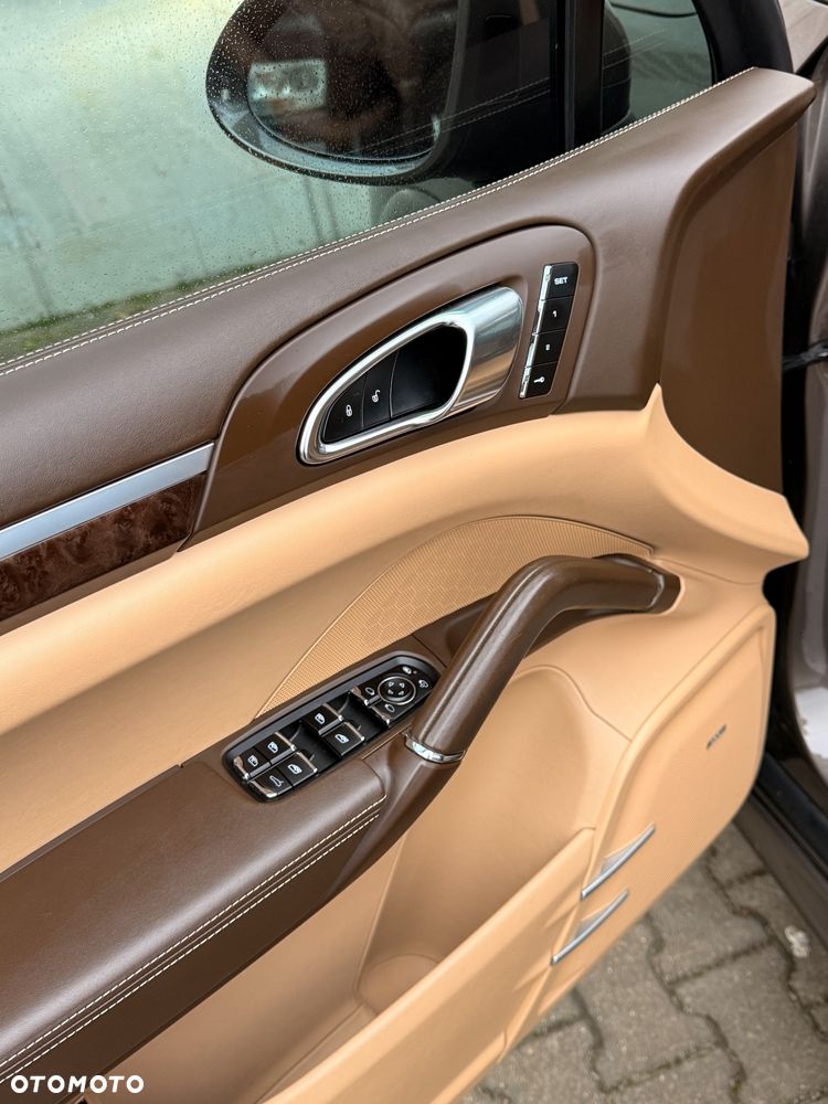 Porsche Cayenne GTS Tiptronic S - 32