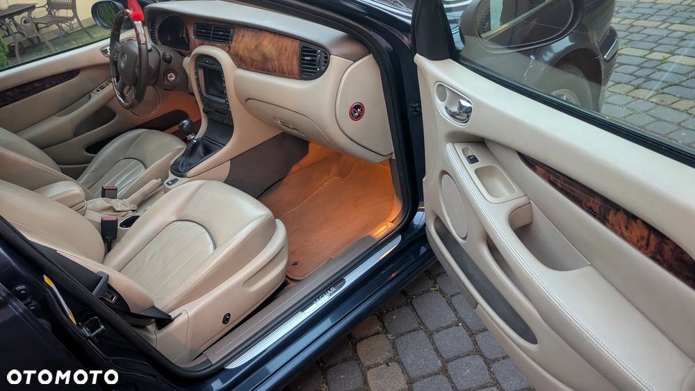 Jaguar X-Type 2.2 Executive - 22