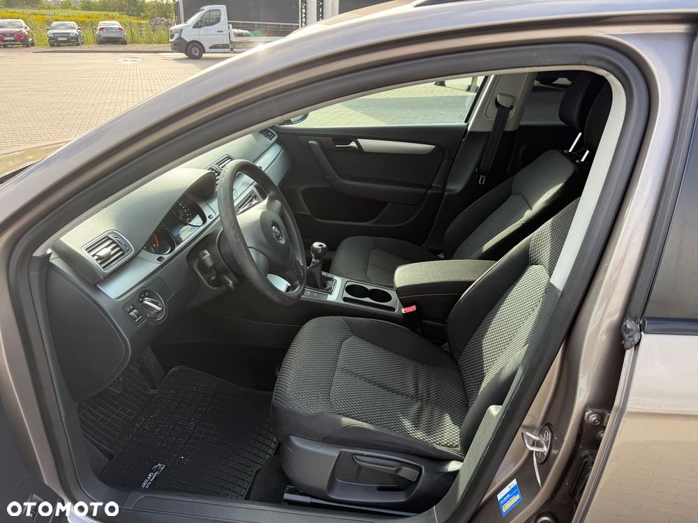Volkswagen Passat 2.0 Blue TDI SCR Comfortline - 20