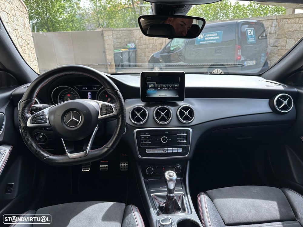 Mercedes-Benz CLA 180 d AMG Line - 11