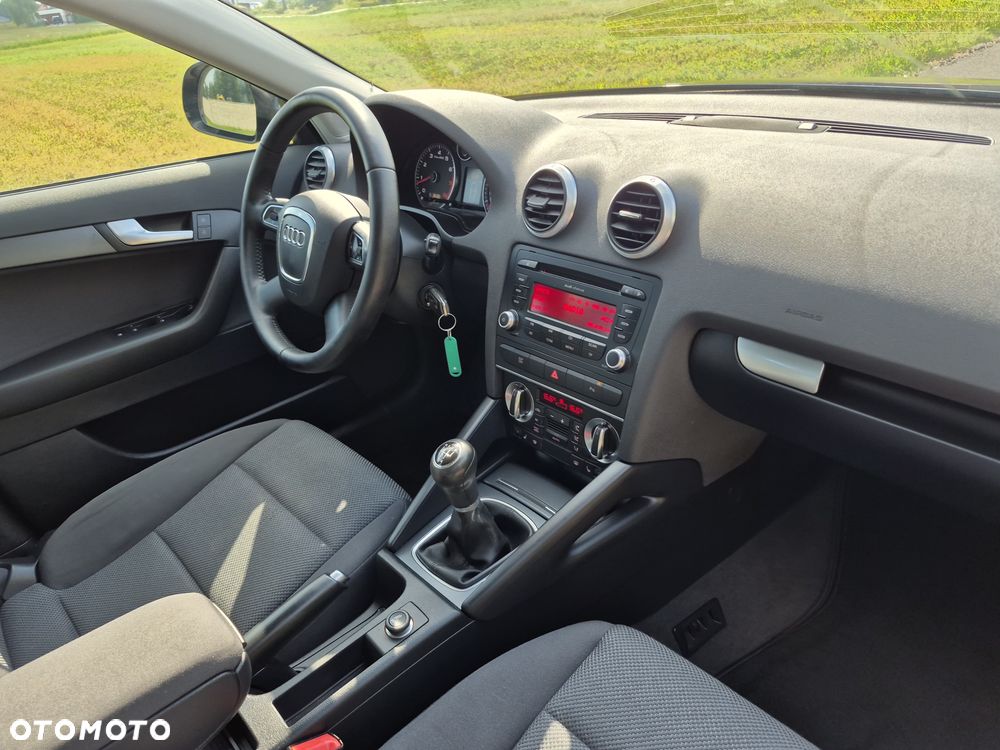 Audi A3 Sportback 1.6 Ambition - 11