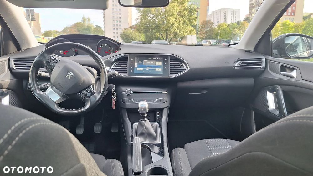 Peugeot 308 1.6 BlueHDi Allure S&S - 19