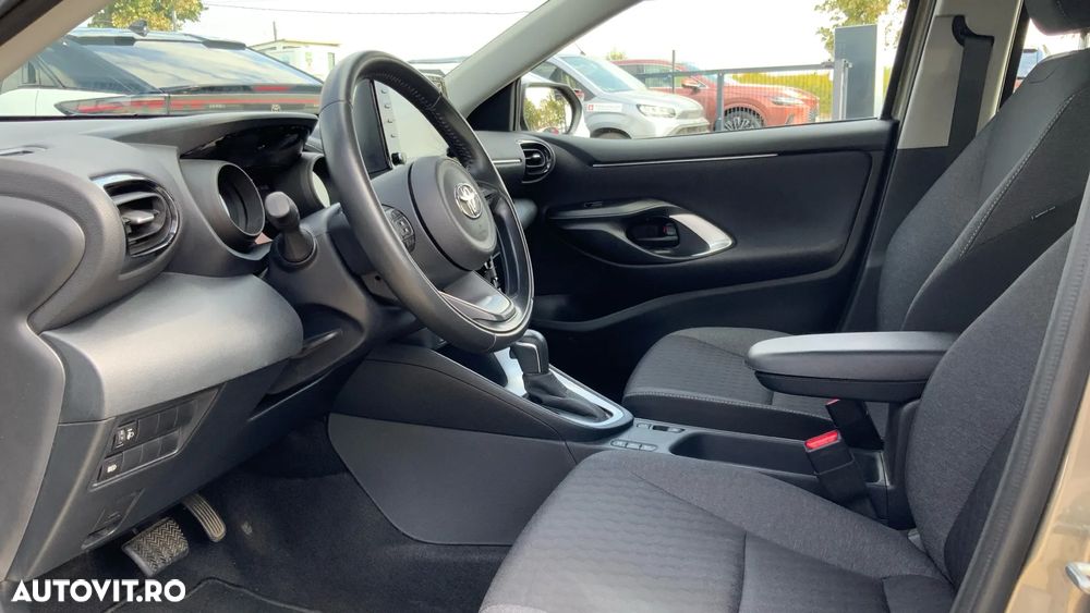 Toyota Yaris 1.5 VVT-i HSD Dynamic Plus - 11