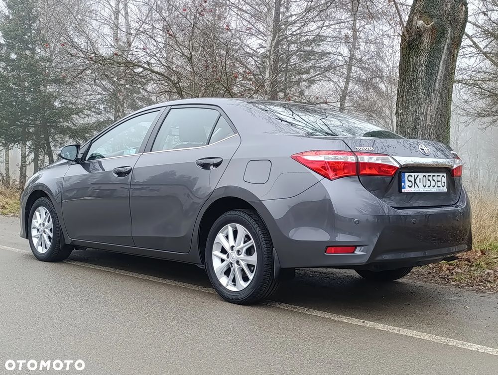 Toyota Corolla 1.6 Premium + - 31