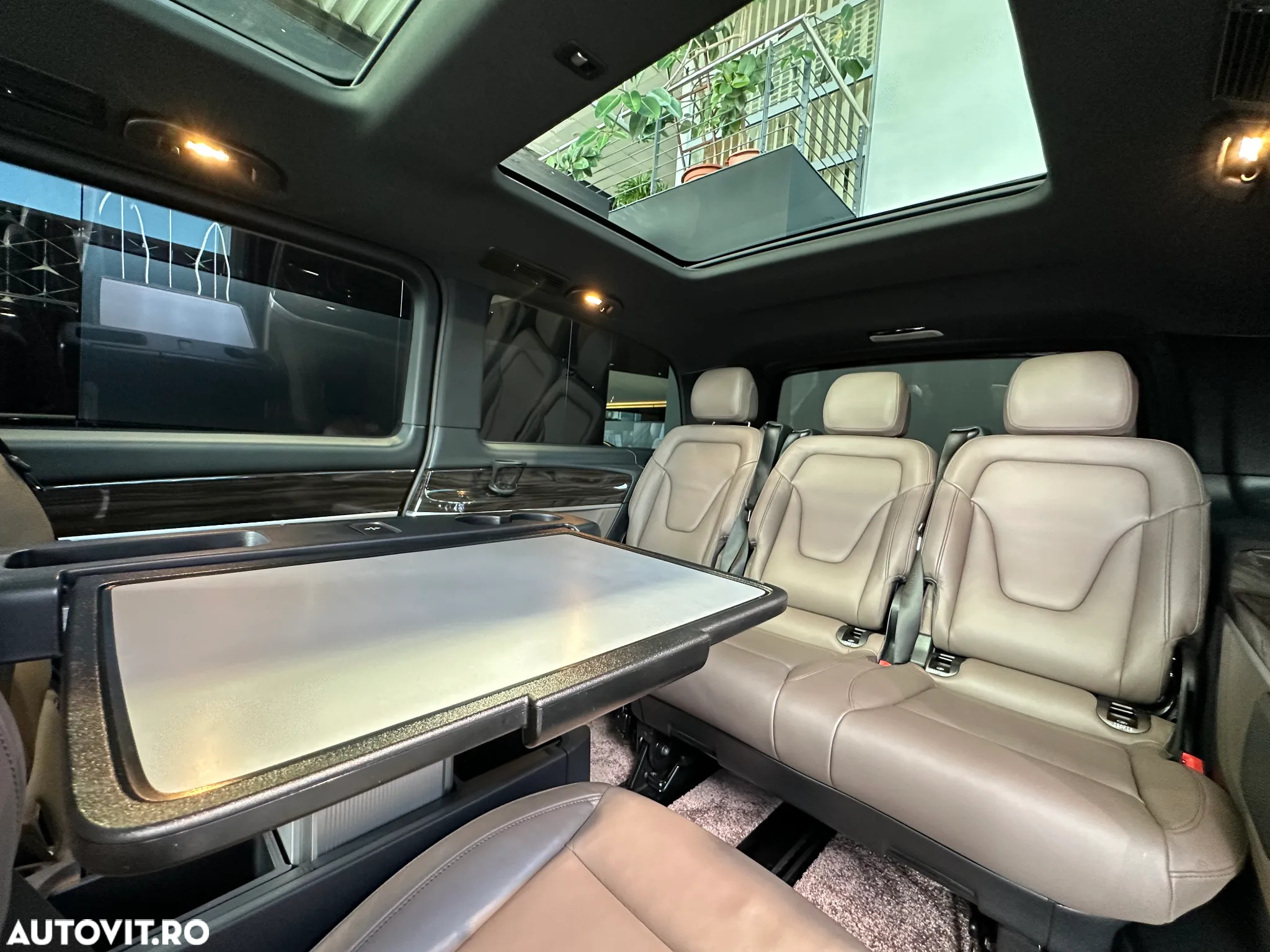 Mercedes-Benz V 300 d lang 4Matic 9G-TRONIC Exclusive Edition - 23
