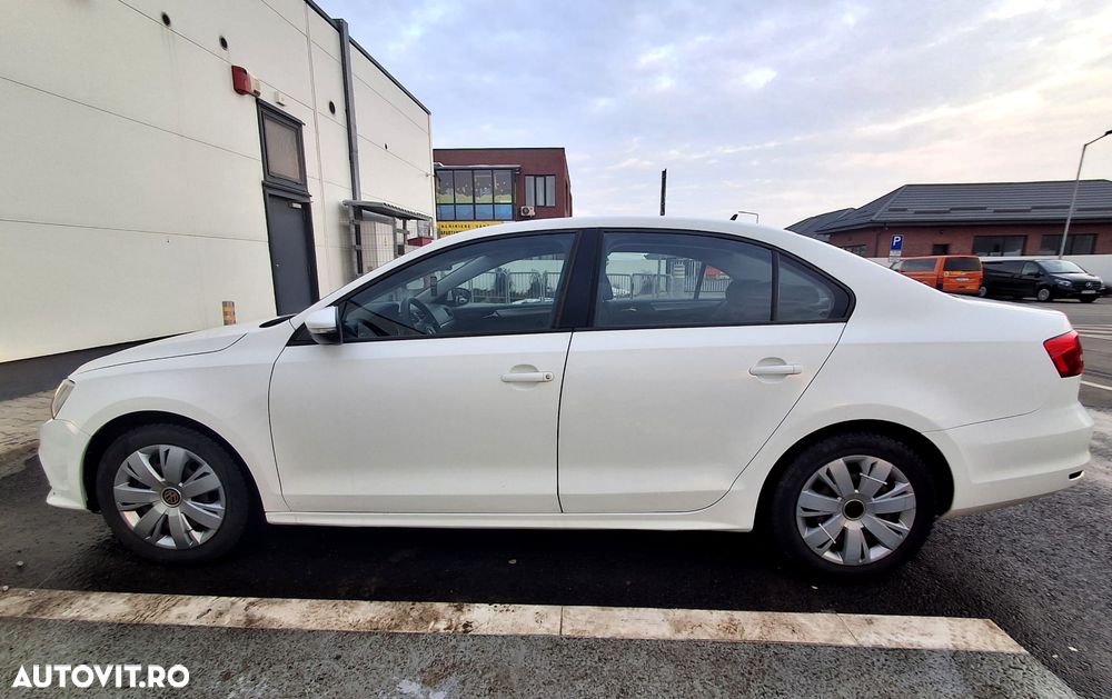 Volkswagen Jetta 2.0 TDI Comfortline - 6