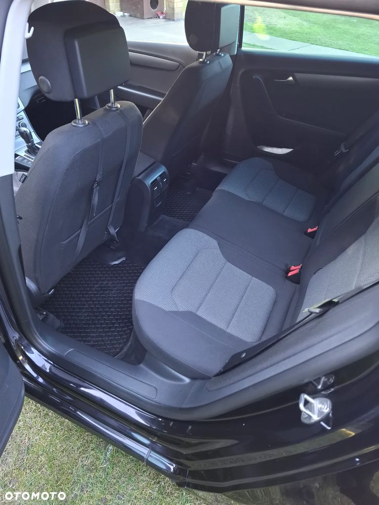 Volkswagen Passat 2.0 TDI Comfortline DSG - 8