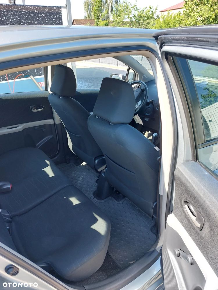 Toyota Yaris 1.3 Luna Gold - 8