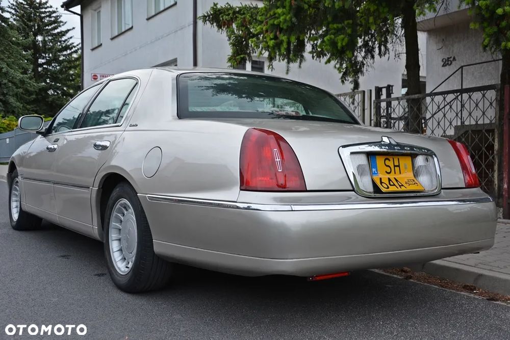 Lincoln Town Car 4.6 Executive - 11