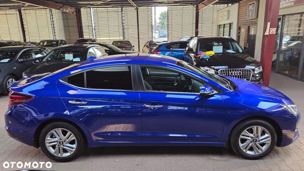 Hyundai Elantra 1.6 Comfort Premiere - 9