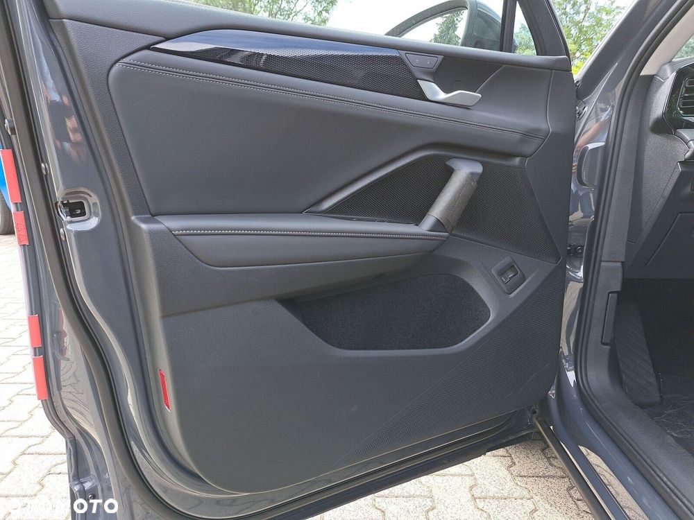 Volkswagen Tiguan - 11