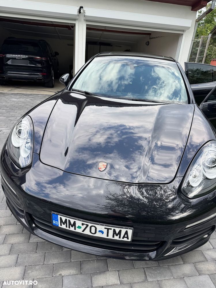 Porsche Panamera - 1