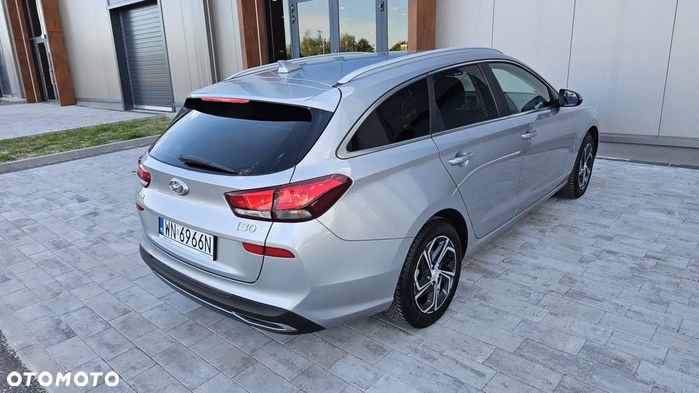 Hyundai i30 1.6 D GO DCT - 3