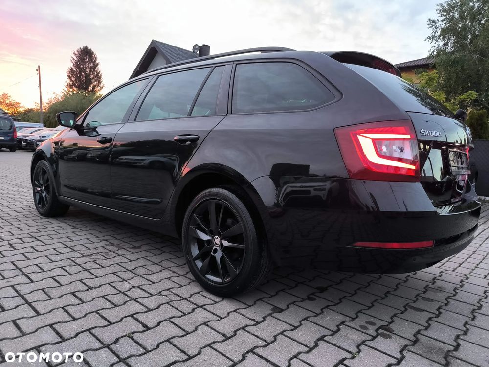 Skoda Octavia Combi 1.6 TDI DSG Premium Edition - 3