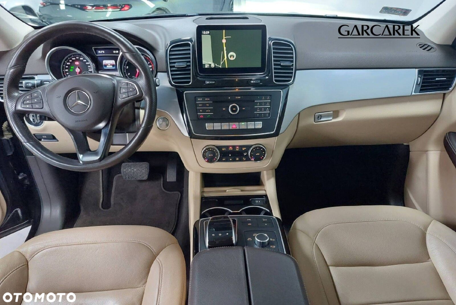 Mercedes-Benz GLE - 12