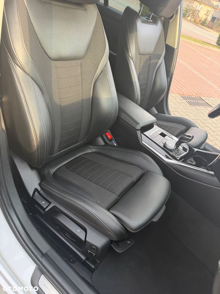 BMW Seria 3 320d xDrive mHEV sport - 10