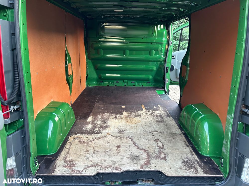 Renault Trafic - 25