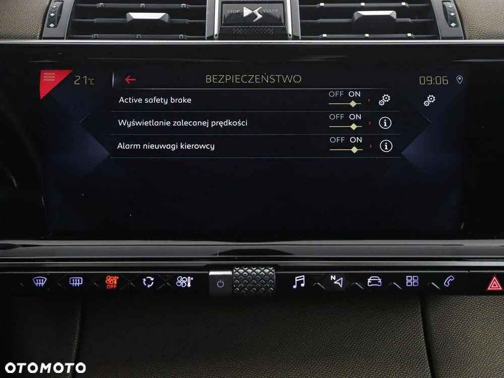 DS Automobiles DS 7 Crossback 2.0 BlueHDi So Chic - 27