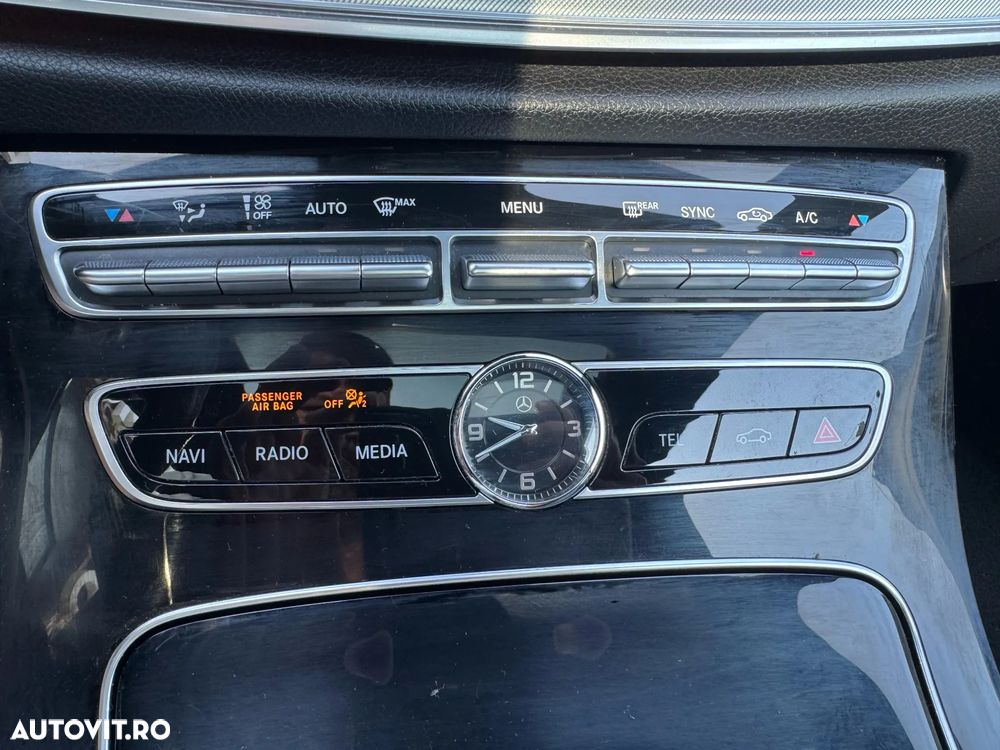 Mercedes-Benz E 400 4Matic Cabrio 9G-TRONIC AMG Line - 26