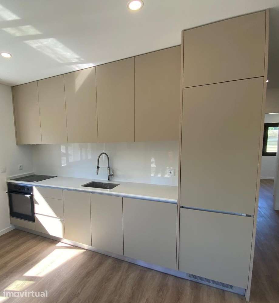 T2+Piso inferior — Sande S. Clemente, Guimarães — 215 000 € - Grande imagem: 2/27
