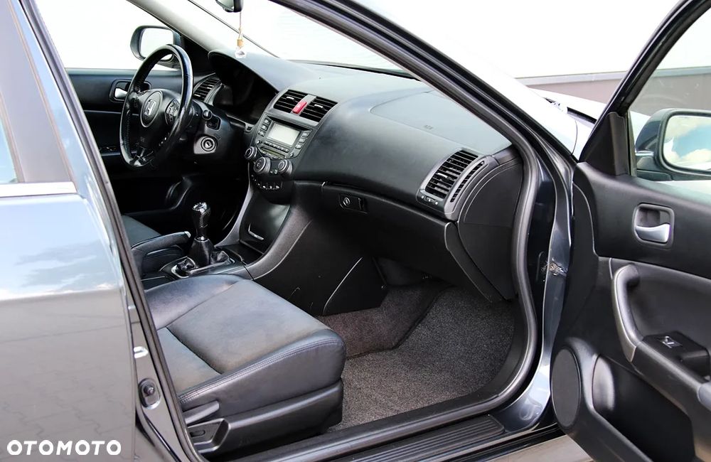 Honda Accord 2.0 Sport - 26