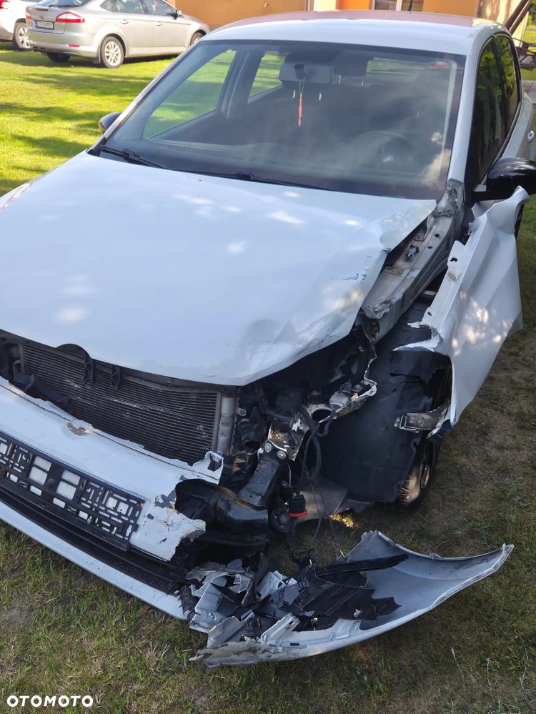 Volkswagen Polo 1.4 TDI (Blue Motion Technology) Comfortline - 16