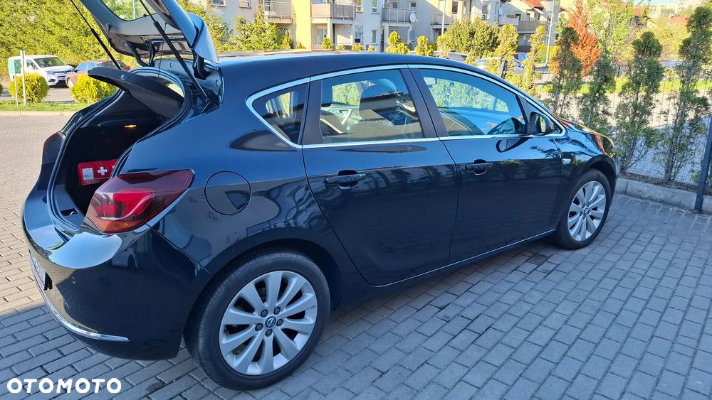 Opel Astra 1.4 T Cosmo - 18