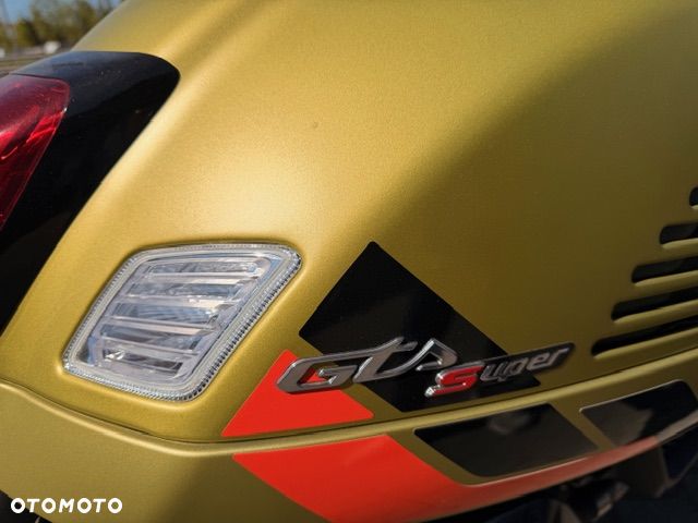 Vespa GTS - 7