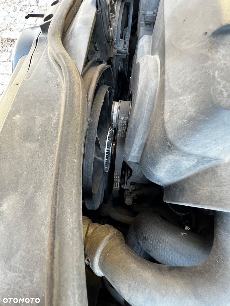 Volkswagen Passat 1.9 TDI Highline - 14