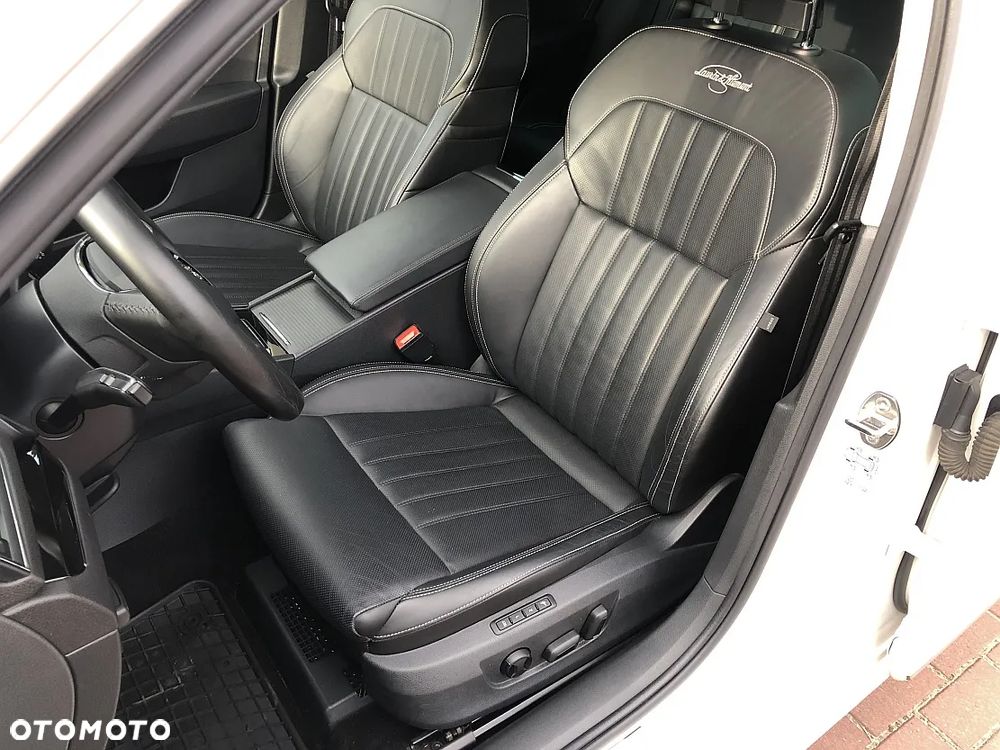 Skoda Superb 2.0 TDI SCR 4x4 L&K DSG - 11