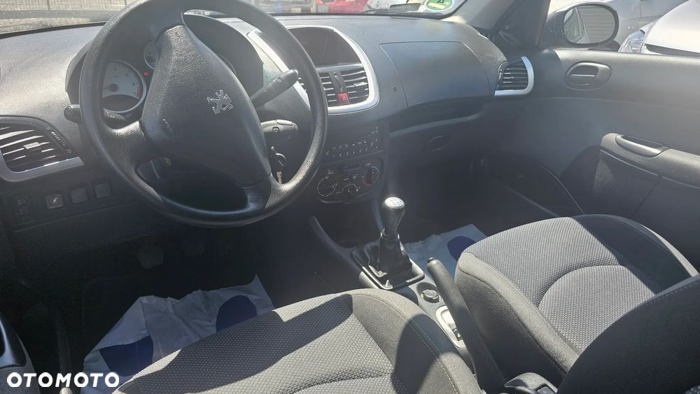 Peugeot 206 plus - 13