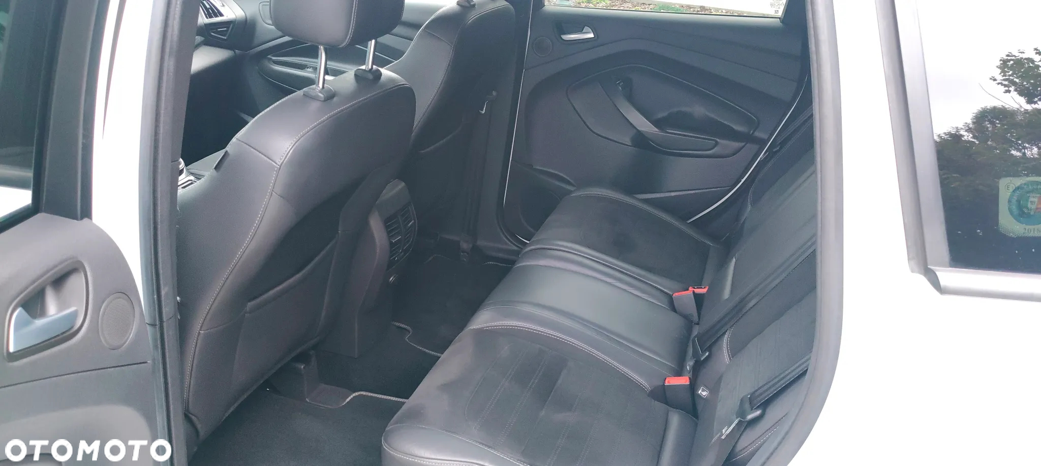 Ford Kuga 2.0 TDCi 2x4 ST-Line - 21
