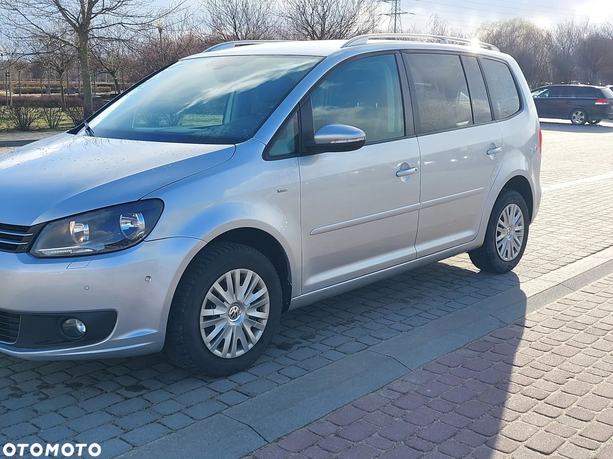 Volkswagen Touran 1.6 TDI DPF BlueMot Comfortline - 1