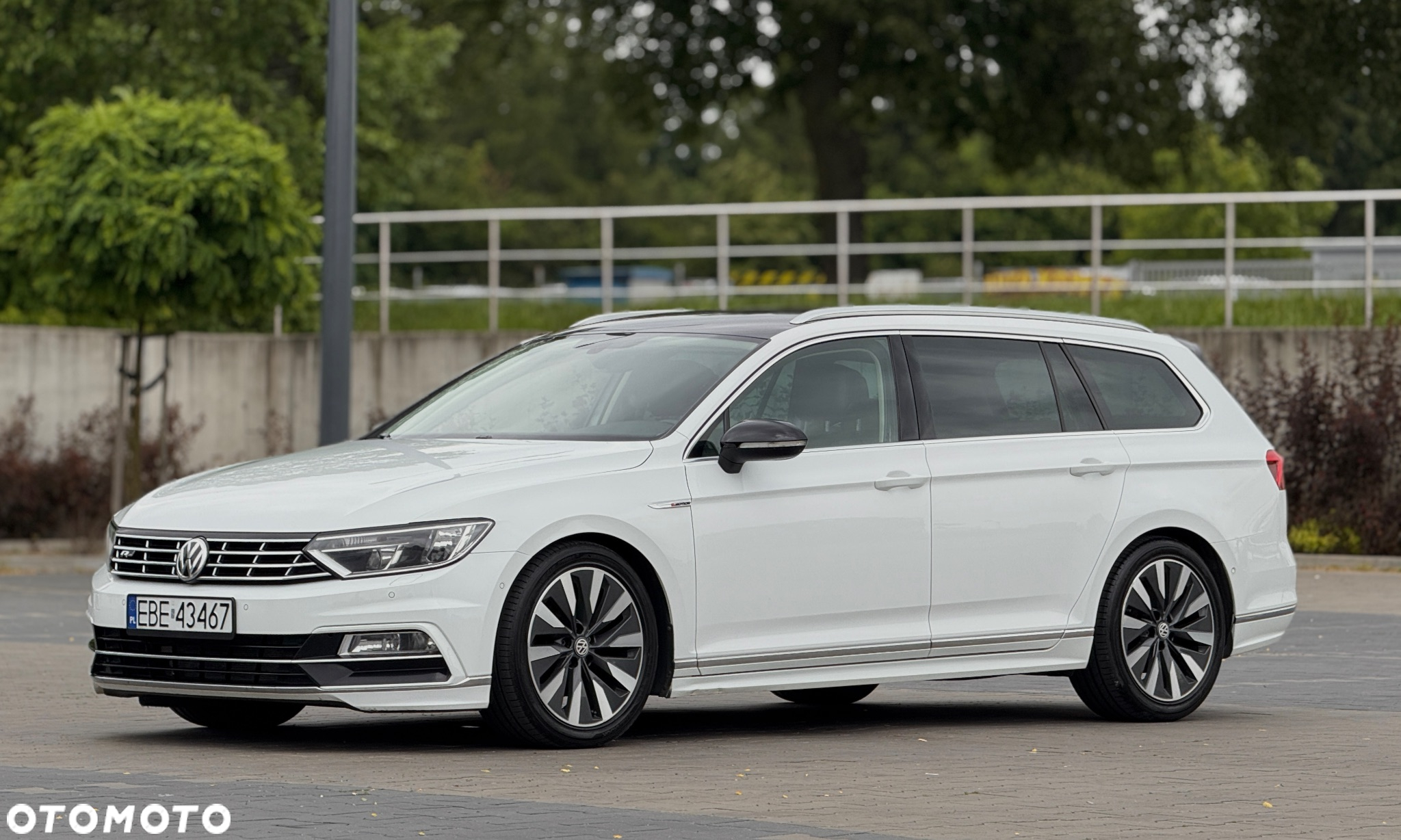 Volkswagen Passat Variant 2.0 TDI SCR DSG (BlueM Tech) Comfortline - 14