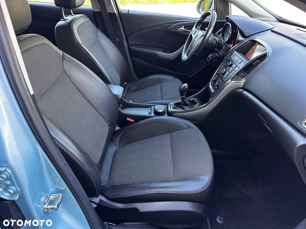 Opel Astra 1.4 Turbo Color Edition - 26