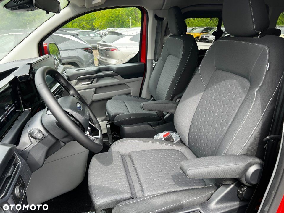 Ford Tourneo Custom - 14