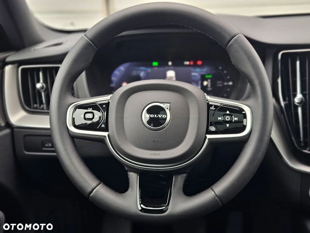 Volvo XC 60 T8 Plug-In Hybrid AWD Ultra Black Edition - 24